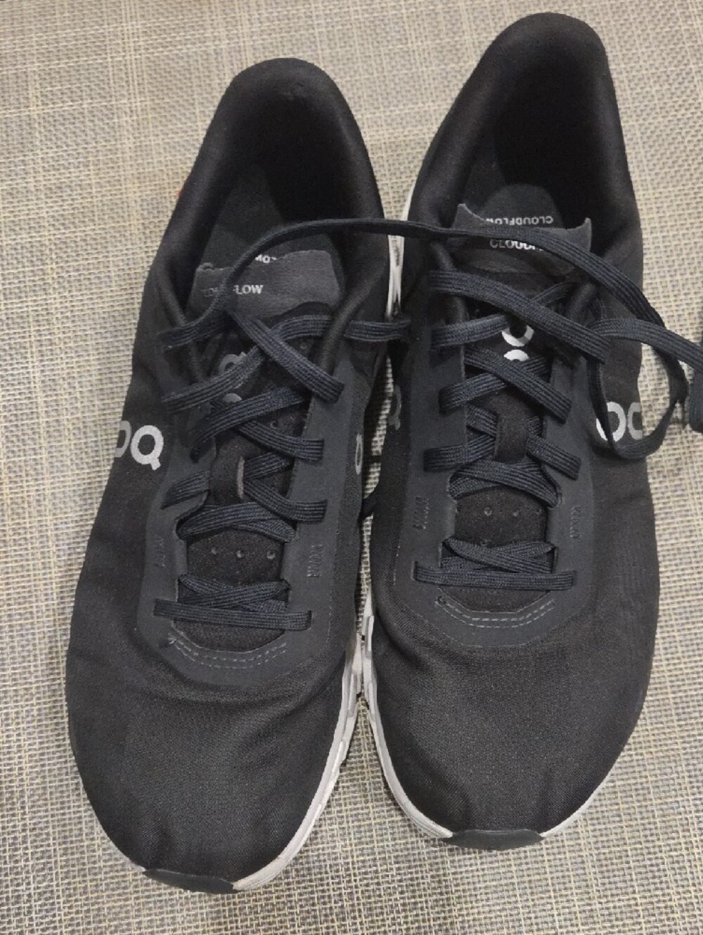 On Running Women's Black Cloudflow 4 Sneakers - Picture 4 of 6